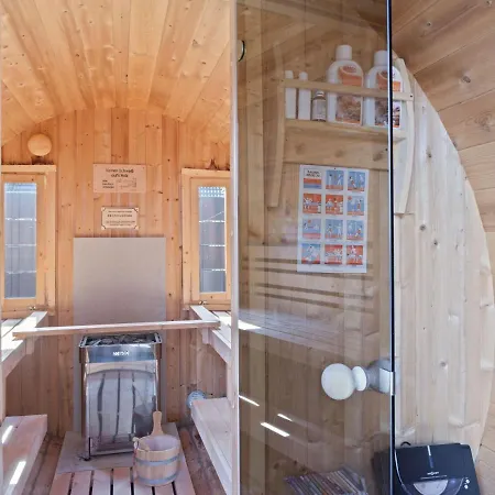 In With Sauna *